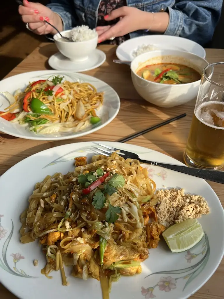 Menu_Poms Kitchen_Hugh Town_image_5