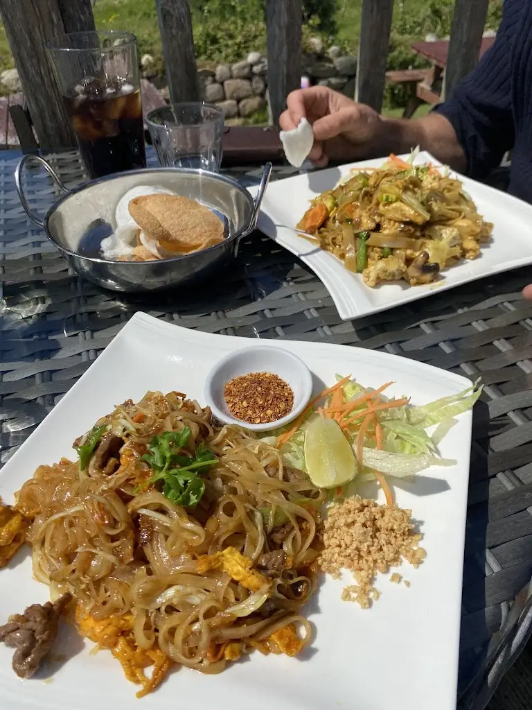 roseleusa Braun_Poms Kitchen_Hugh Town_review