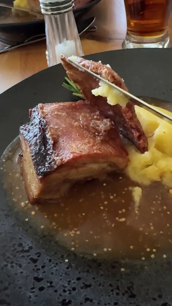 Marsha KC_Piedaniel's_Bakewell_recensione