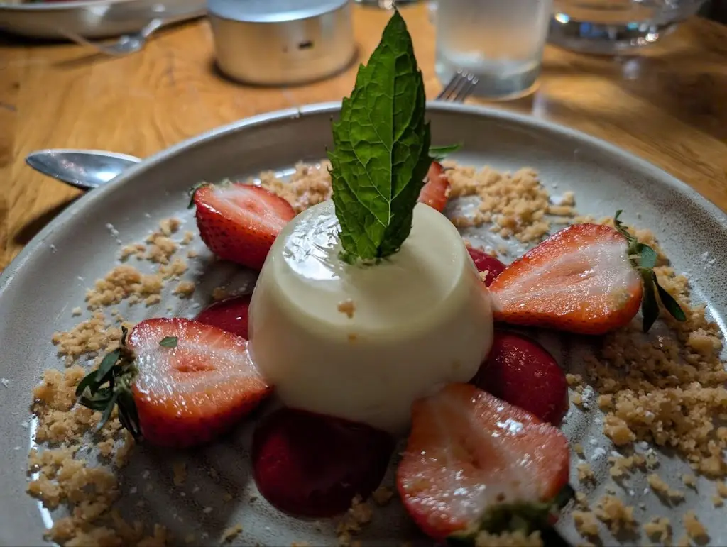 Igor Rehachev_Piedaniel's_Bakewell_recensione