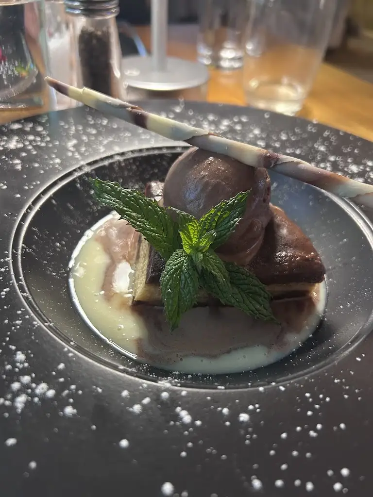 Piedaniel's_Bakewell_slider_image_3