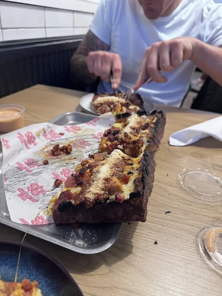 Chloe Hartshorn_Three Dollar Bill Hoylake_Hoylake_review