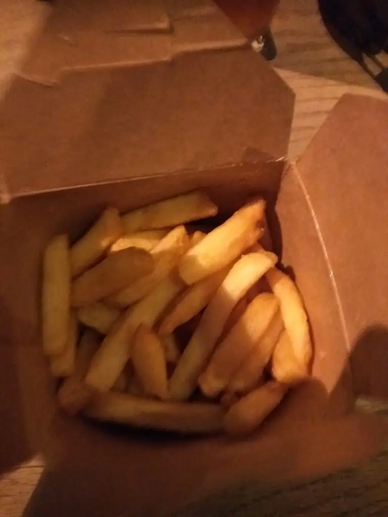 Christopher Lewis_Grand Ave Bar and Restaurant_Hoylake_review