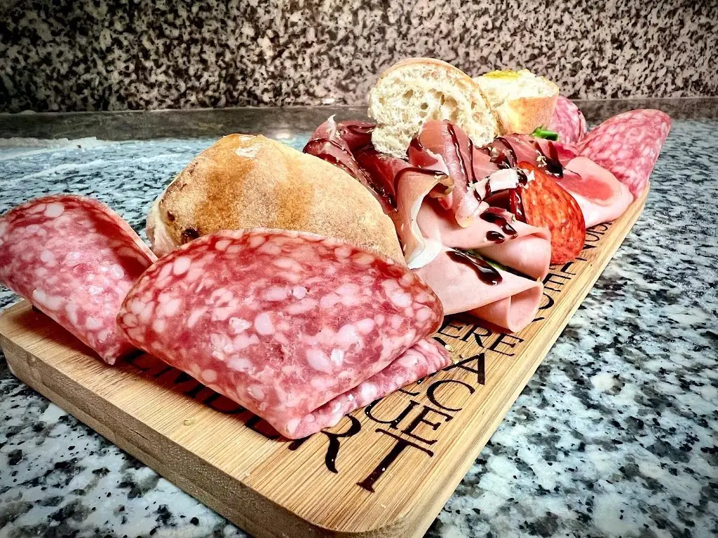 Amore Italian Restaurant - Hungerford_Hungerford_slider_image_3