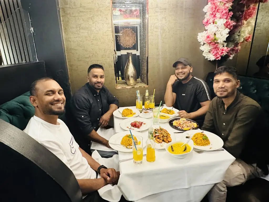 siddik chy_Cinnamon Lodge_Abbots Langley_review