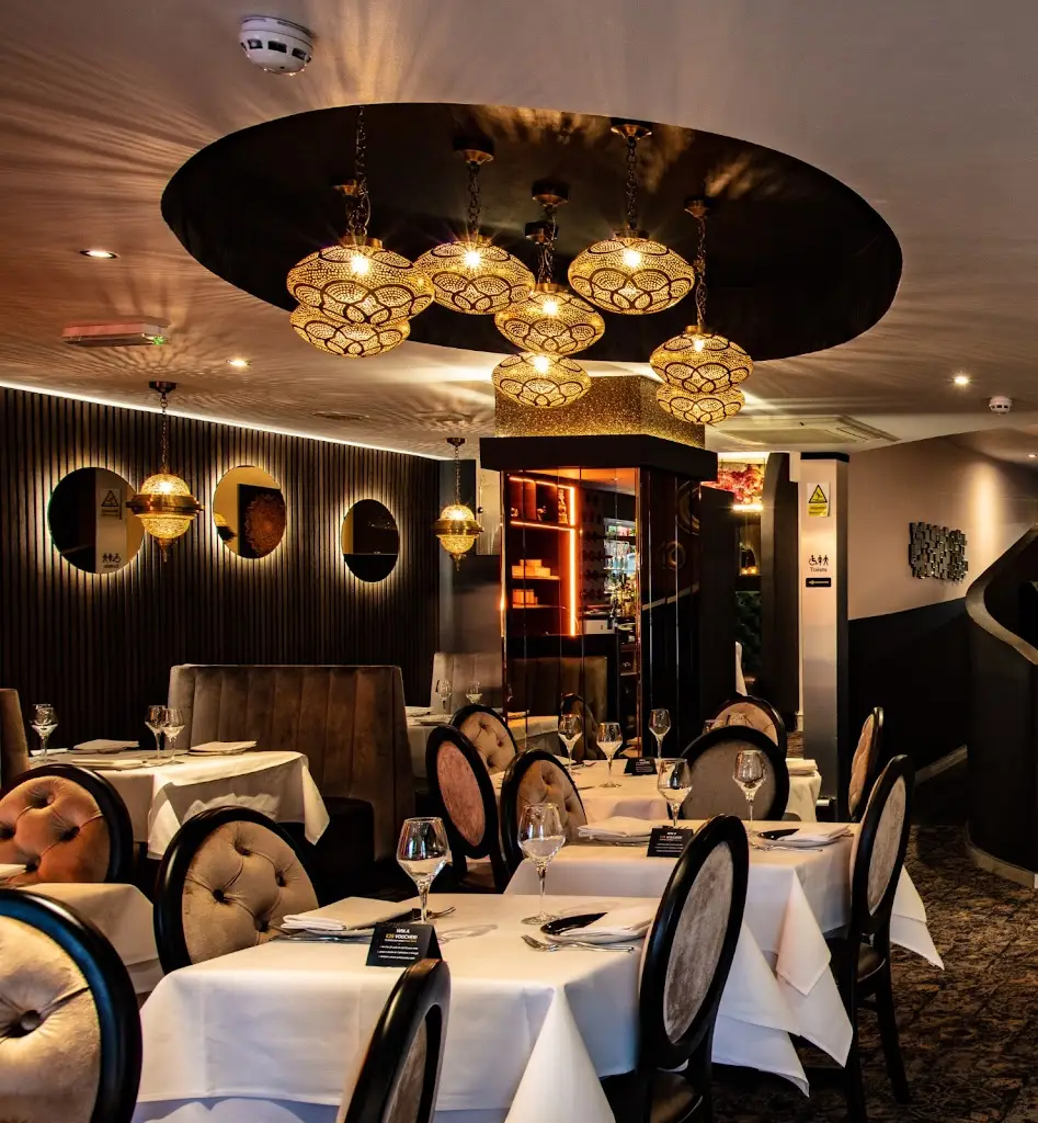 Cinnamon Lodge restaurant in Abbots Langley