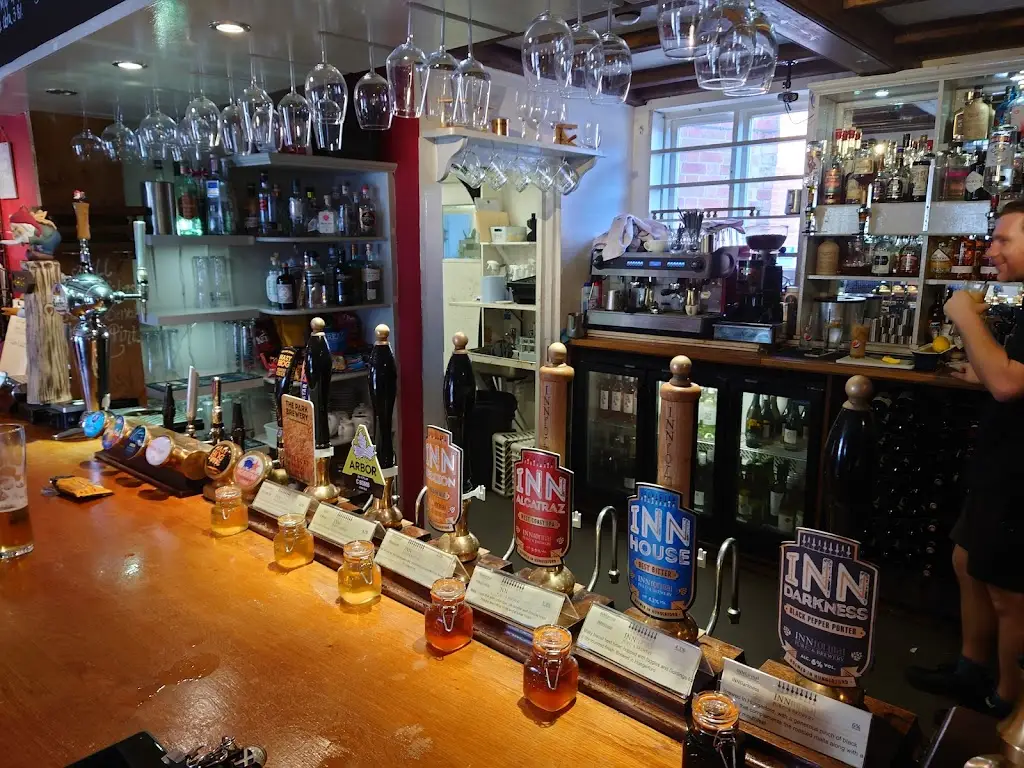 M Kav_John O'Gaunt Inn_Hungerford_review