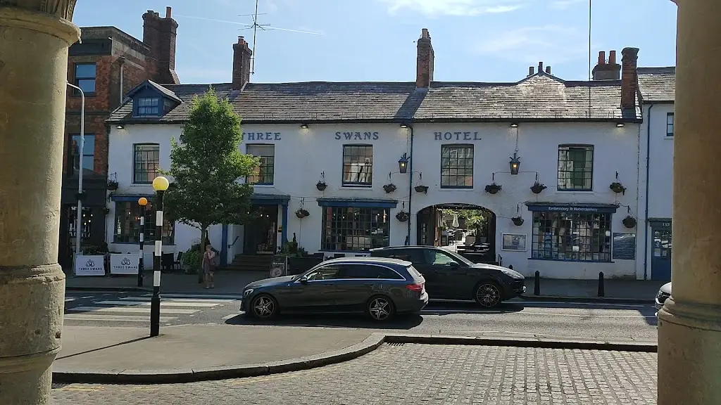 The Three Swans Hotel restaurant in Hungerford