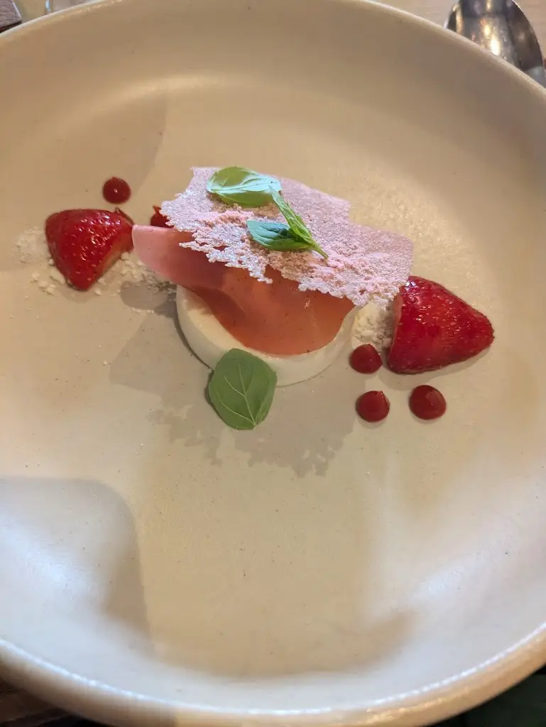 Bologa Sergiu_Restaurant Lovage by Lee Smith_Bakewell_review