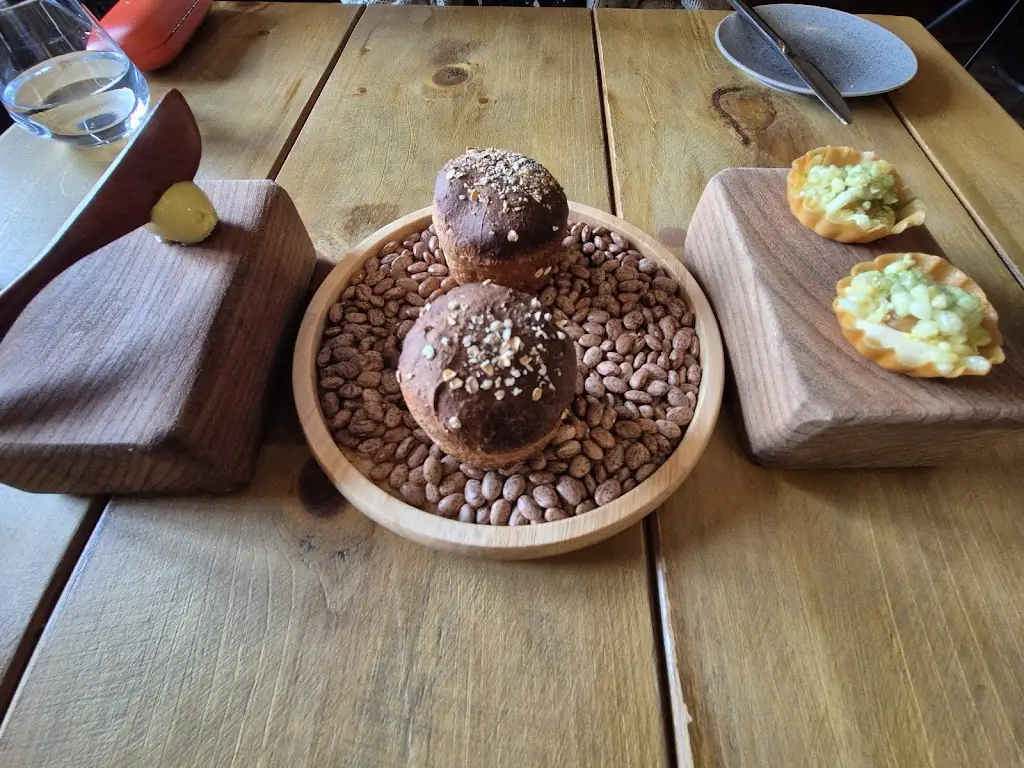 Daian Marsh_Restaurant Lovage by Lee Smith_Bakewell_review