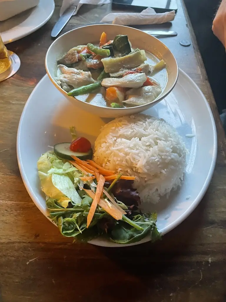 Wendy Monro_The Blue Ball_Hungerford_review