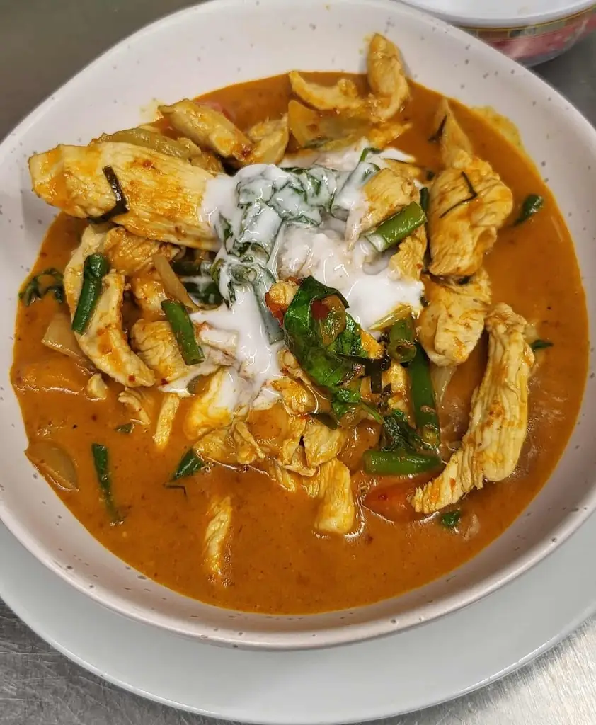 Three sisters thai kitchen restaurant in Hungerford