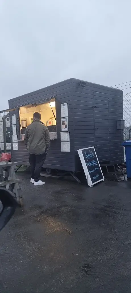 Raja Omar_korner kitchen_Immingham_review