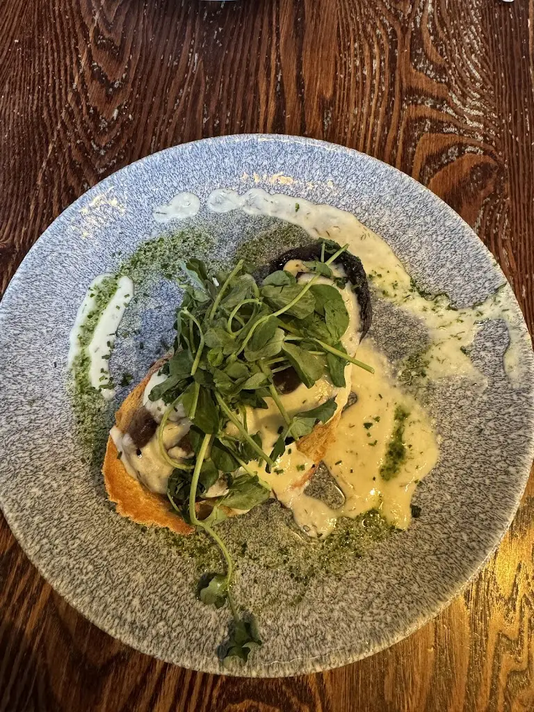 Emily Kapllani_Boars Head_Ingrave_review