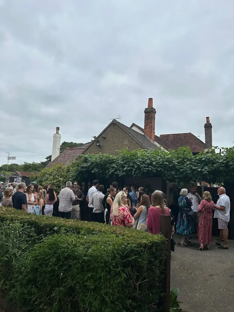 Isabelle Bridge_The Green Man_Ingrave_recensione