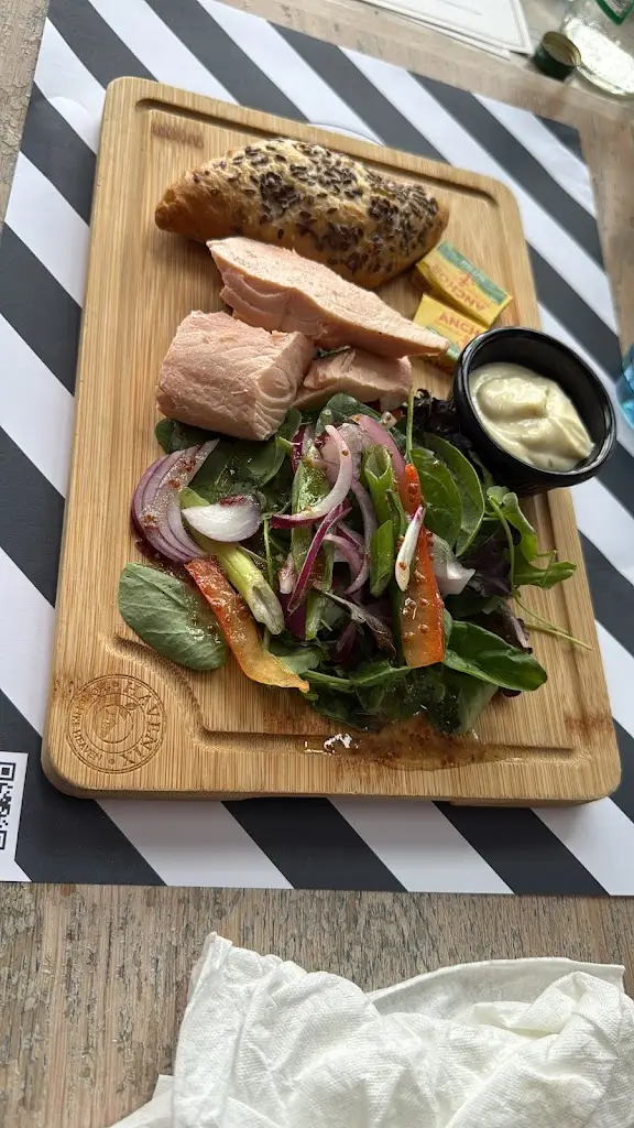 Greg Connor_The Waterfront Hythe_Hythe_review