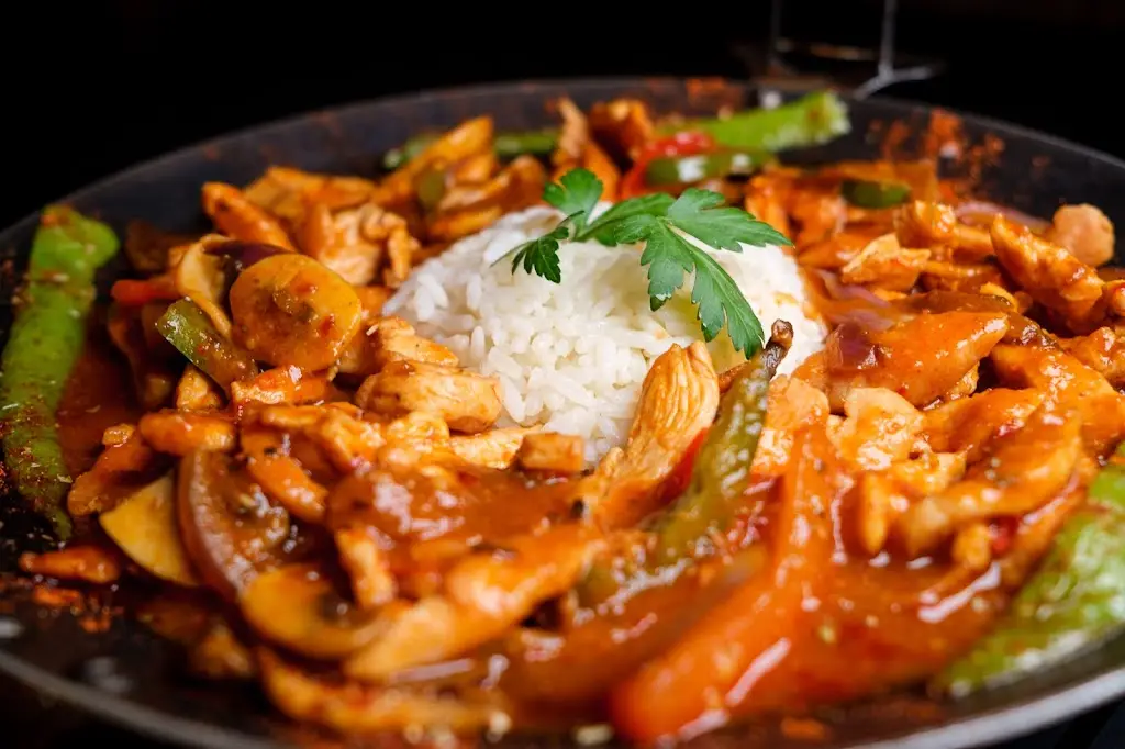 SUNSHINE MEZE, BBQ, WINE & COCKTAIL BAR_Hythe_slider_image_3