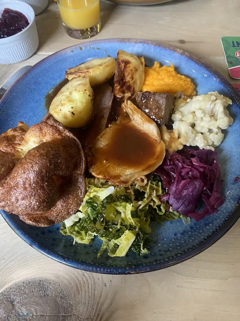 Edward Blunt_The White Hart_Hythe_review