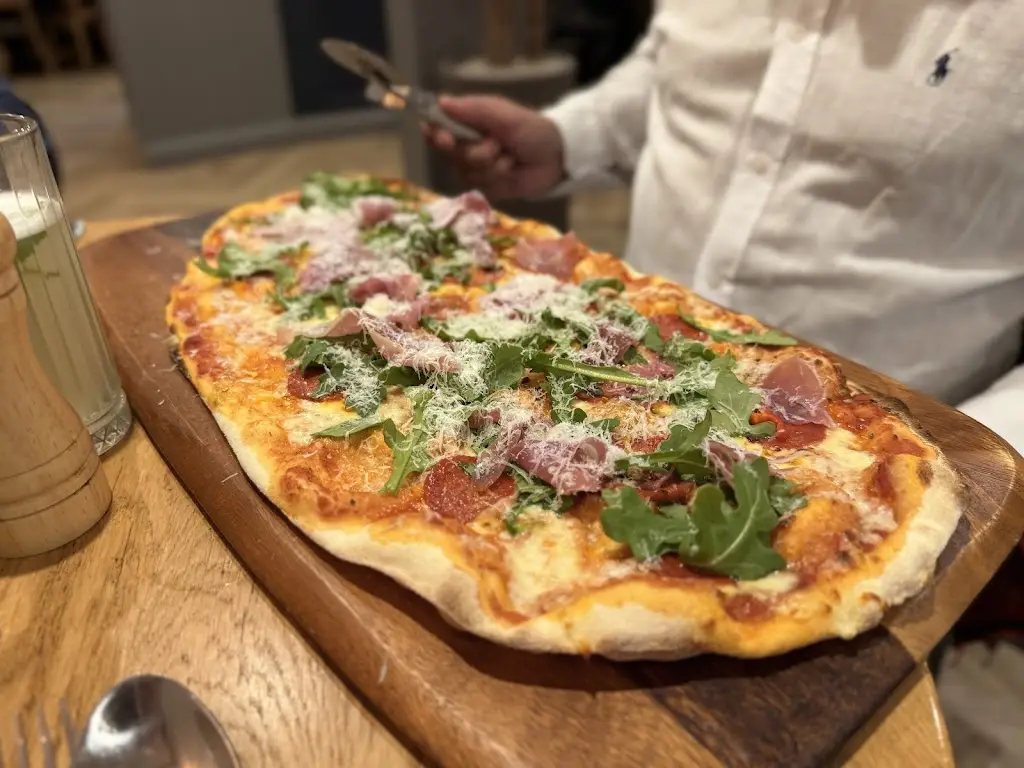 Mike Goldstein_AZZUR italian restaurant_Hythe_review