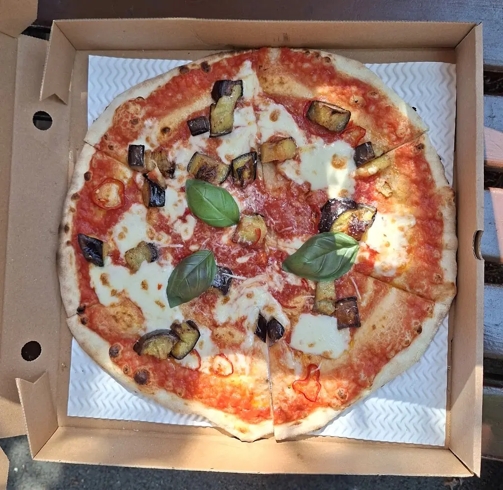 scott kelly_Pizzuti Kitchen_Bakewell_review