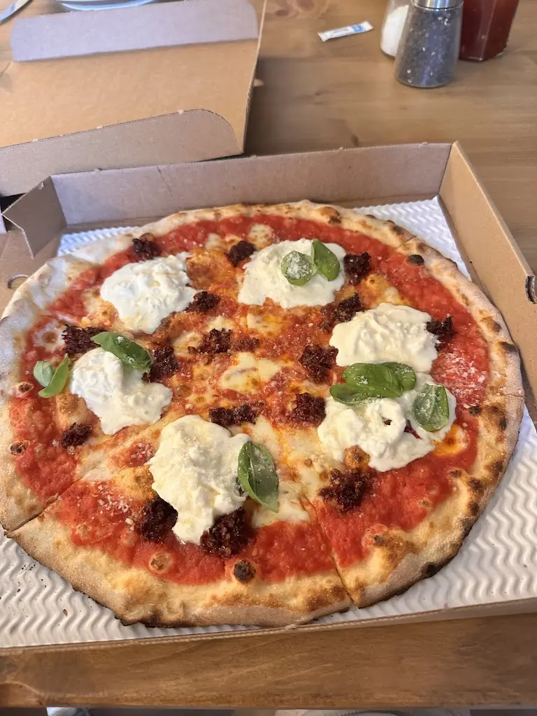 Pizzuti Kitchen_Bakewell_slider_image_3