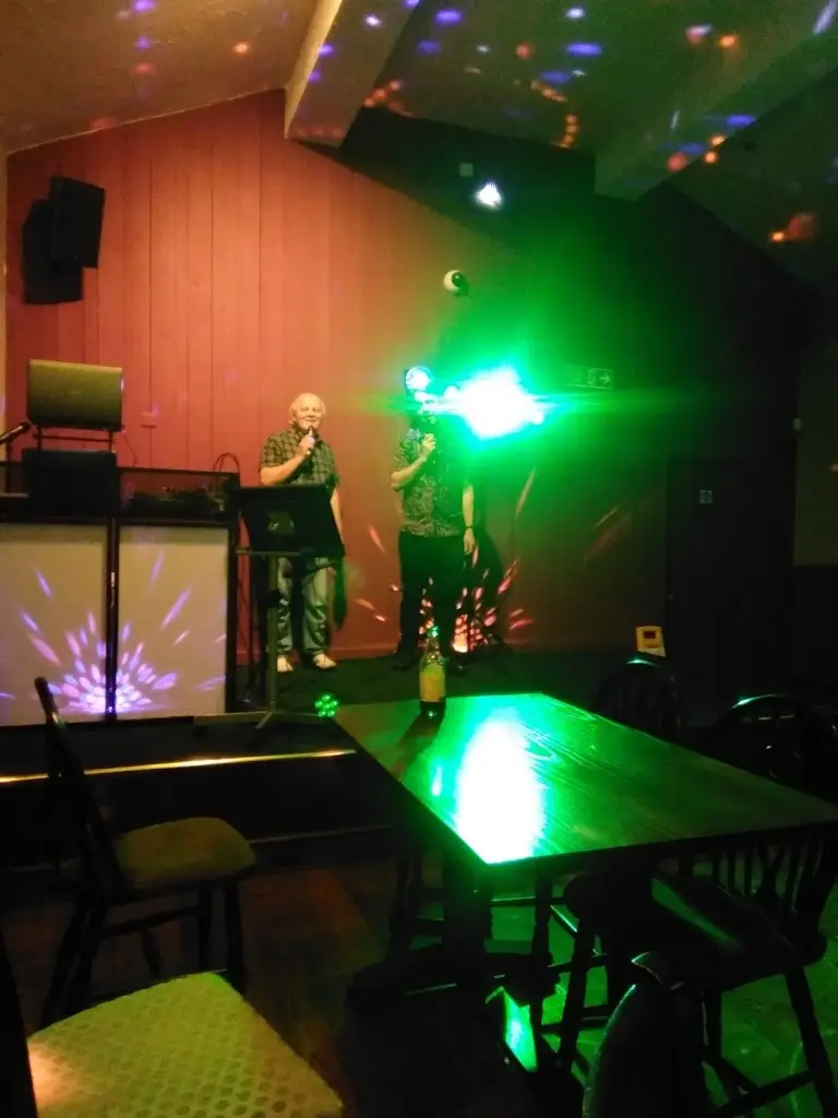 Lisa Wentworth_The Beggar & Gentleman_Hoyland Nether_review