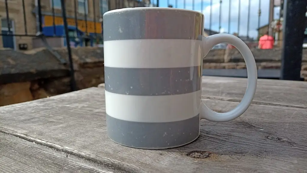 Peter Hulbert_Tinkers Cafe_Hoyland Nether_recensione