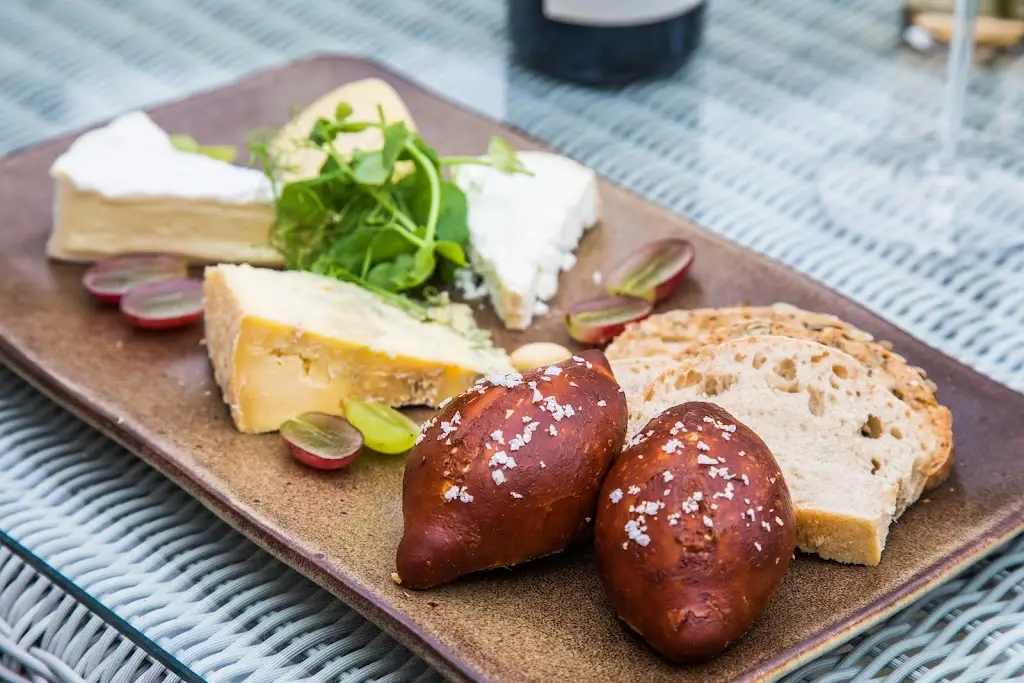 The H Bar & Restaurant_Bakewell_slider_image_2