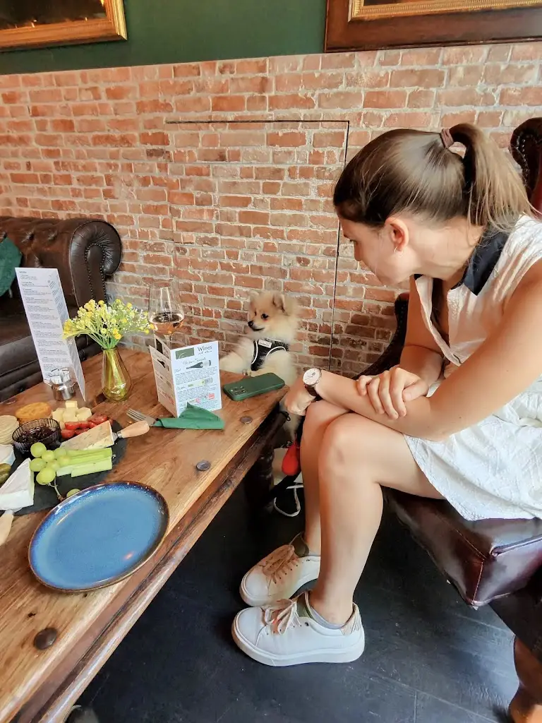 Spencer Hawken_The Lounge Wine bar_Ingatestone_review