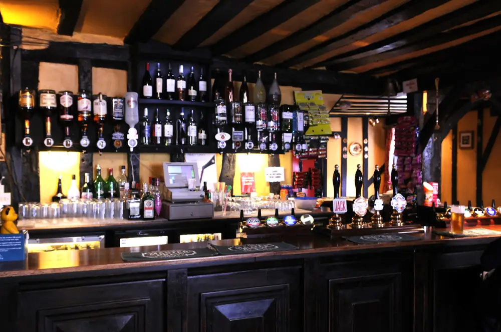 The Bell_Ingatestone_slider_image_1