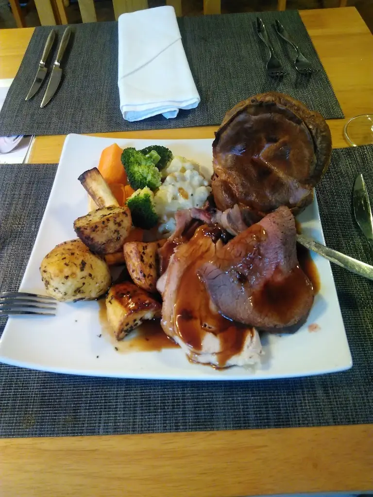 Menu_The Swan at Iver_Iver_image_5