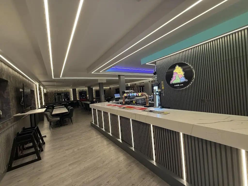 Iver Tavern Bar & Grill_Iver_slider_image_1