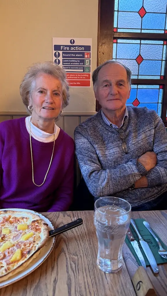 Rhys Grimshaw_La Roma Restaurant_Kearsley_review