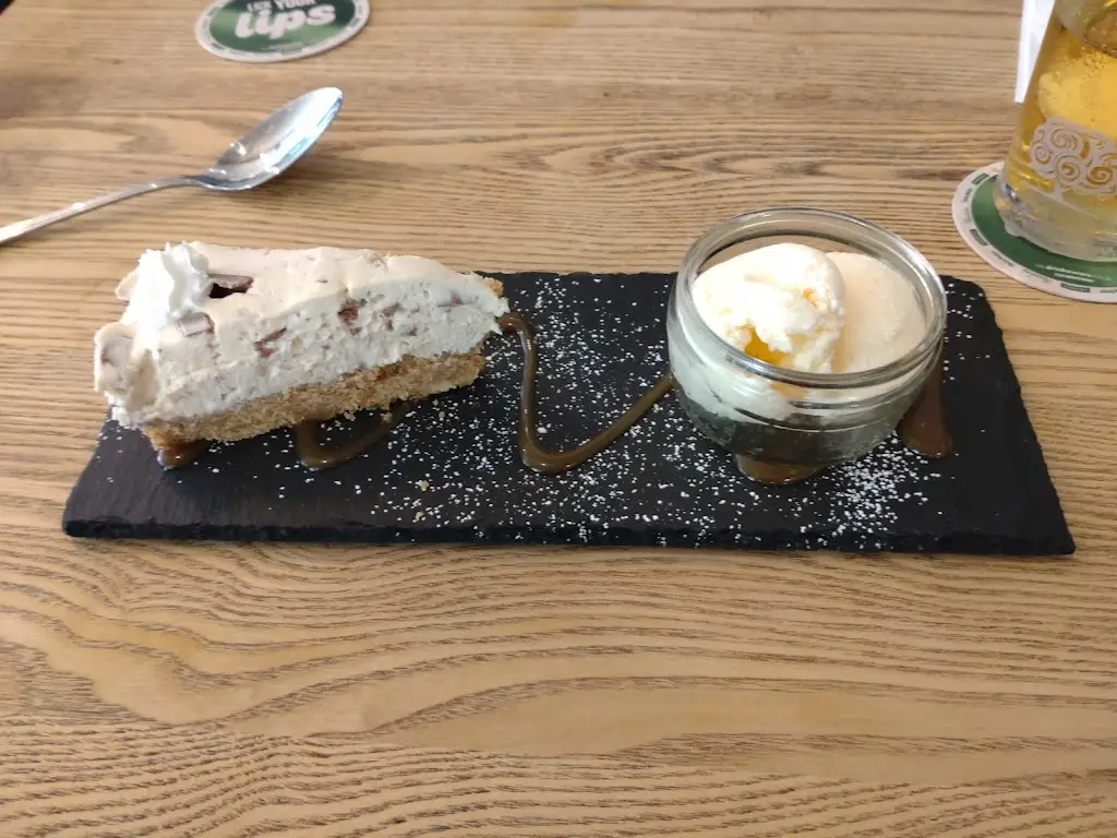 Derek Gardner_The Horseshoe_Kearsley_recensione