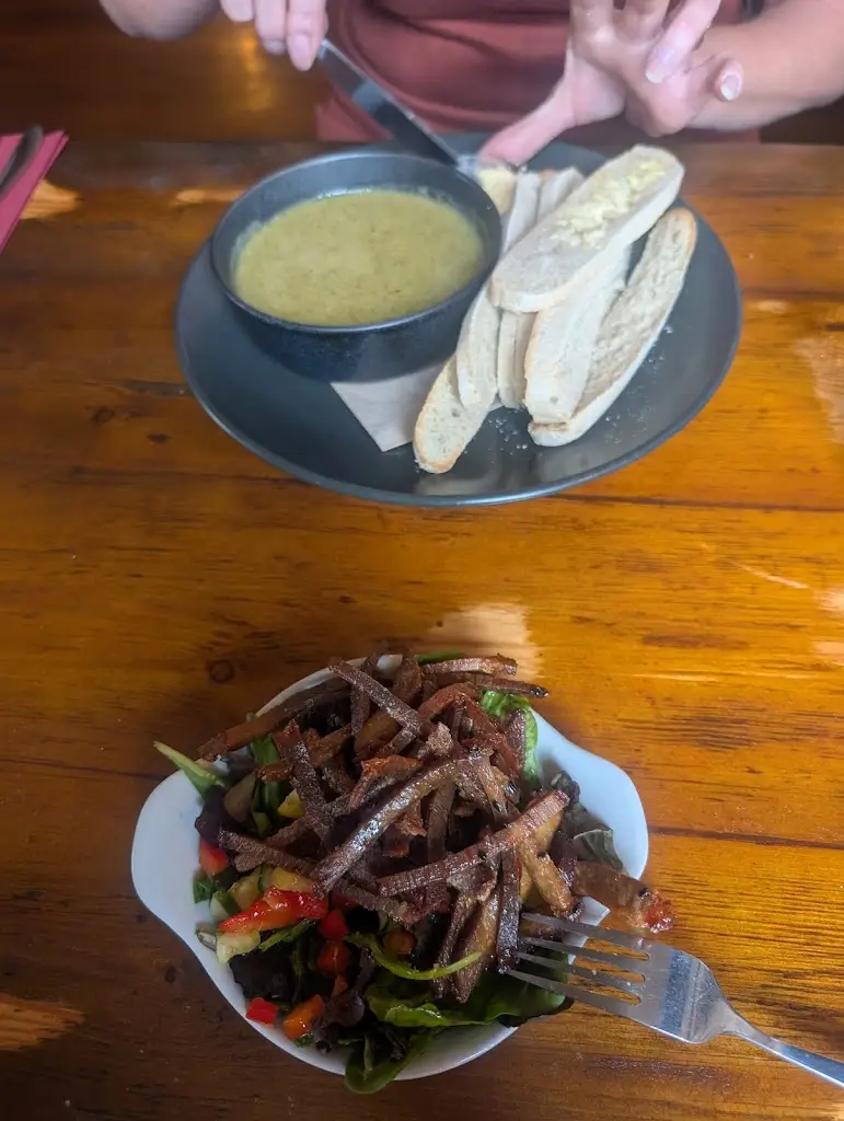 Sarah Elsmore_Sneyd Arms_Keele_review