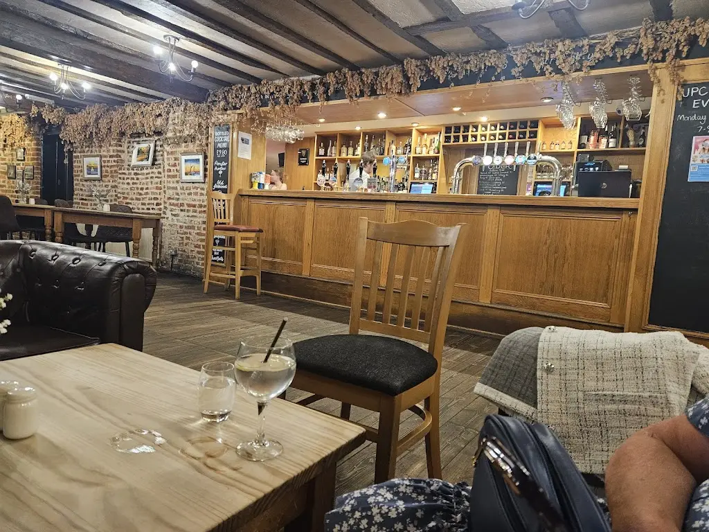 Andrew Gills_The Three Tuns_Iwade_review