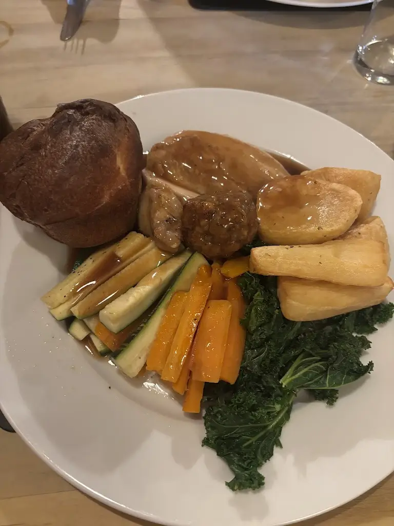 Emma Sutton_The Three Tuns_Iwade_review