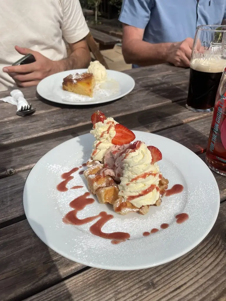 Jack Gowlett_The Three Tuns_Iwade_review