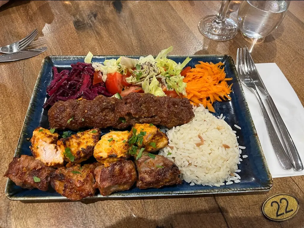 Ceo's Kitchen_Kedington_slider_image_3