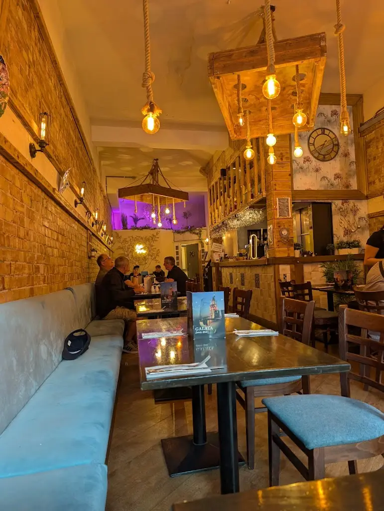 John Smith_Galata Huyton_Huyton_review