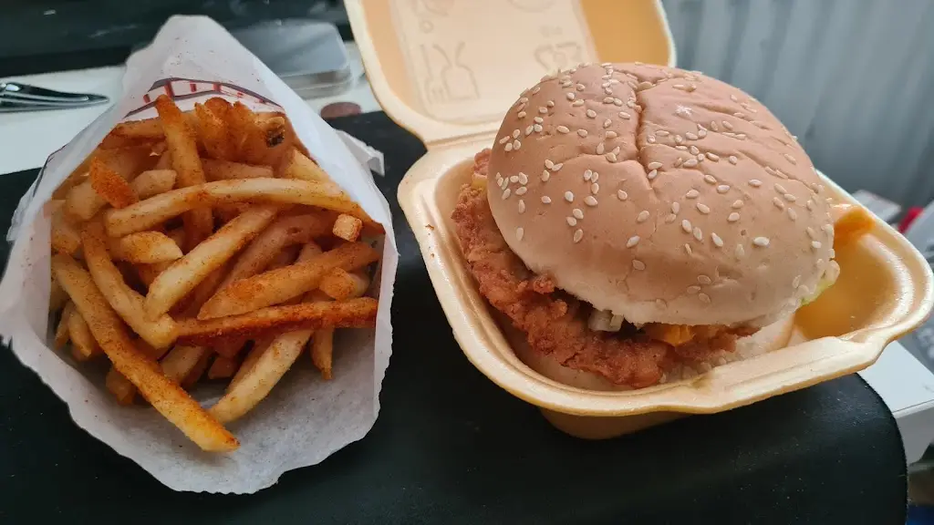 Freddy's Chicken & Pizza Huyton Liverpool_Huyton_slider_image_3