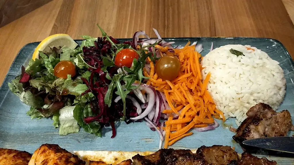 Kervan Kitchen Brentwood_Kelvedon Hatch_slider_image_1