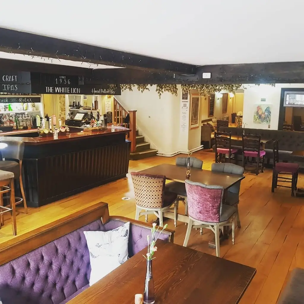 White Lion restaurant in Bakewell
