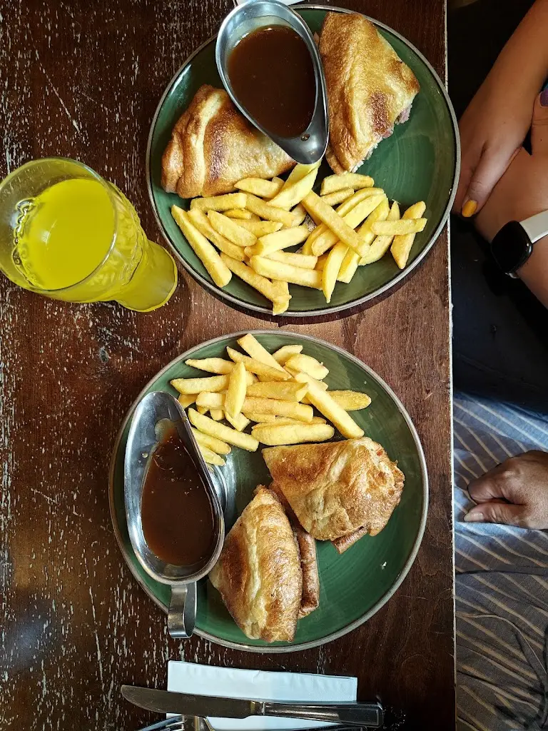 Alice Muzzlewhite_Maypole Farm - Dining & Carvery_Kempston Hardwick_review