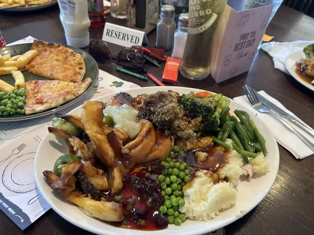 G Edwards_Maypole Farm - Dining & Carvery_Kempston Hardwick_review