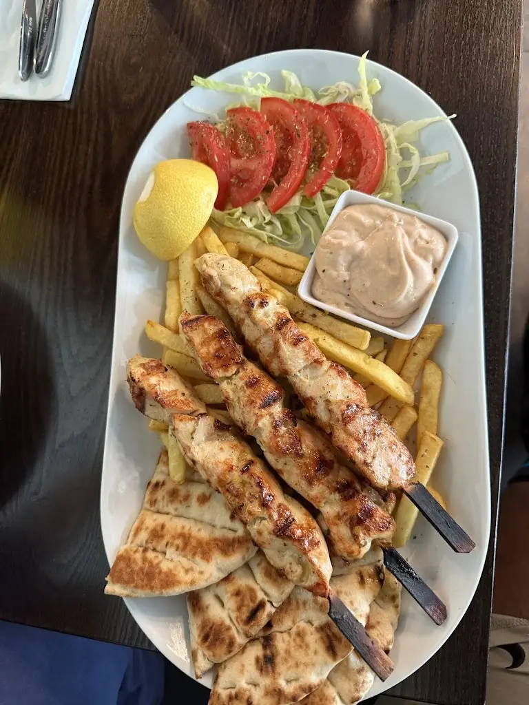 Ynnck Mbuyi_Classic Greek_Isleworth_recensione