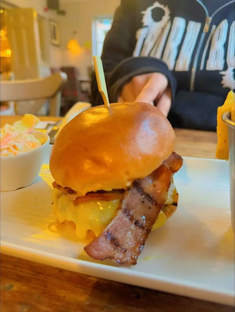 Aman Matharoo_The Royal Oak Pub & Dining House_Isleworth_review