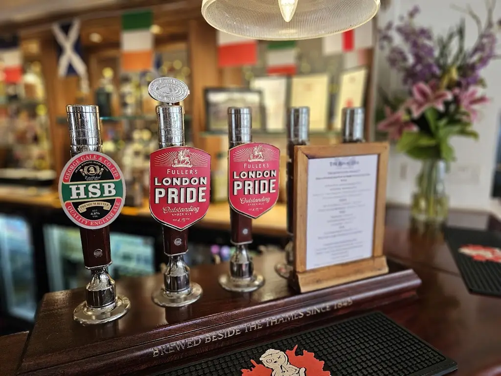 The Royal Oak Pub & Dining House_Isleworth_slider_image_3