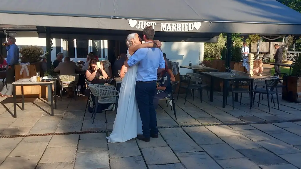 Neily there_Ye Olde Saracen's Head_Balsall Common_review