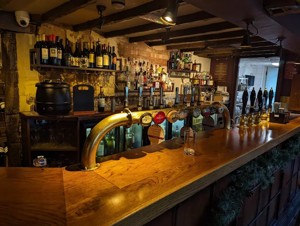 Ye Olde Saracen's Head_Balsall Common_slider_image_1